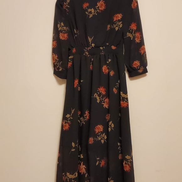 Dynamite Midi Dress - Picture 2 of 8